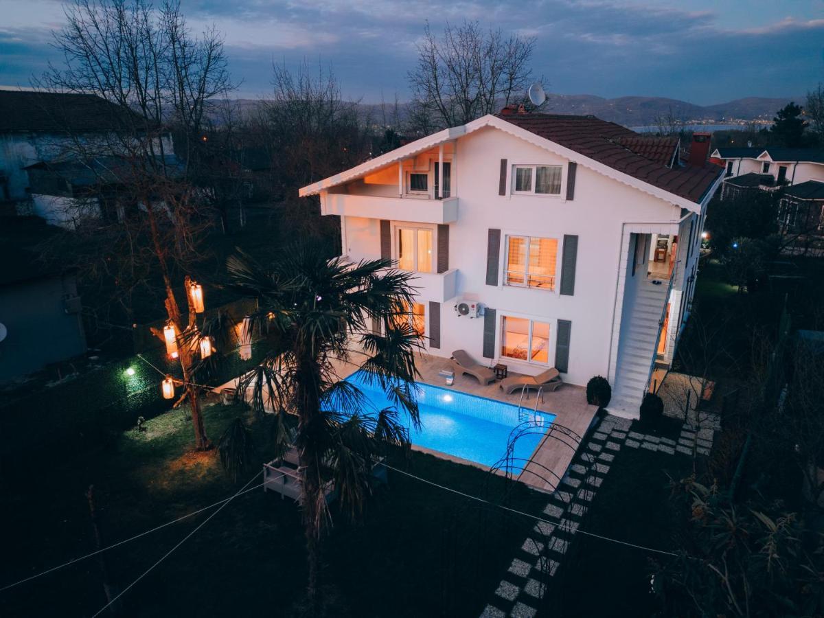 Villa Atlas Muhafazakar Havuzlu, Mustakil Genis Bahceli Sapanca Ngoại thất bức ảnh