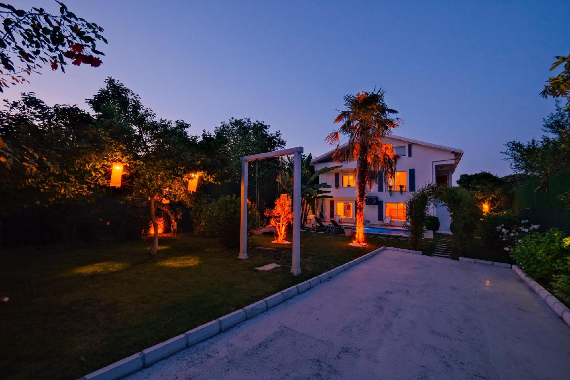 Villa Atlas Muhafazakar Havuzlu, Mustakil Genis Bahceli Sapanca Ngoại thất bức ảnh